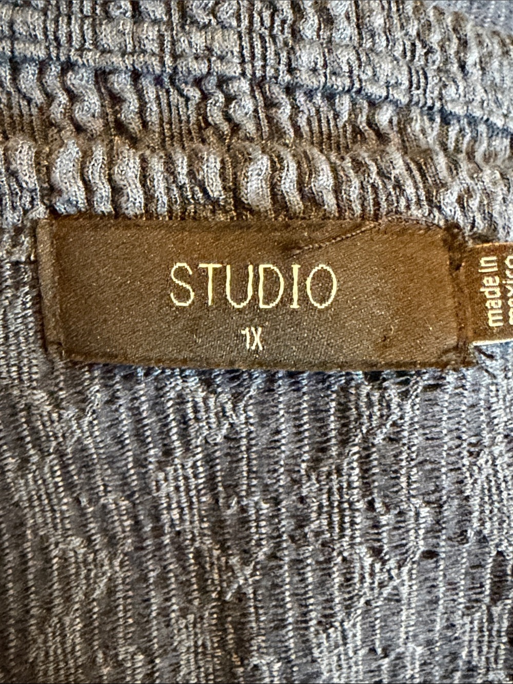 STUDIO Top - Picture 7 of 8